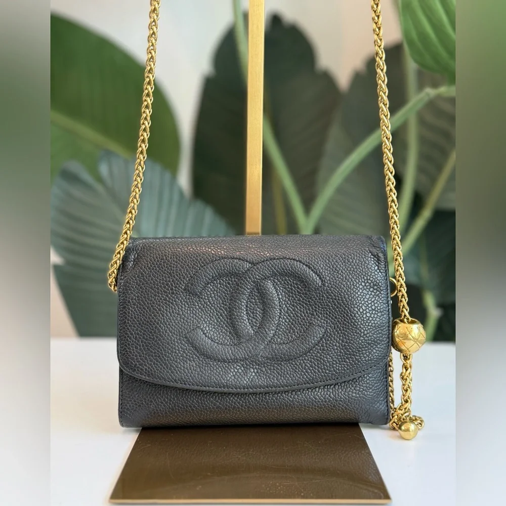 Chanel ‘Classic Flap wallet’ - Picture 16 of 16